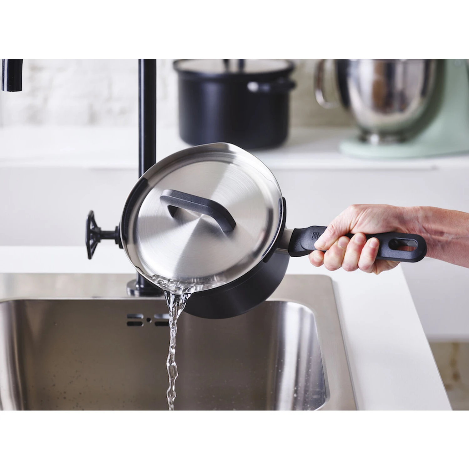 BK Flow Cool Black RVS Pannenset 4-delig 13 BK Flow Cool Black RVS Pannenset 4-delig - Afbeelding 13