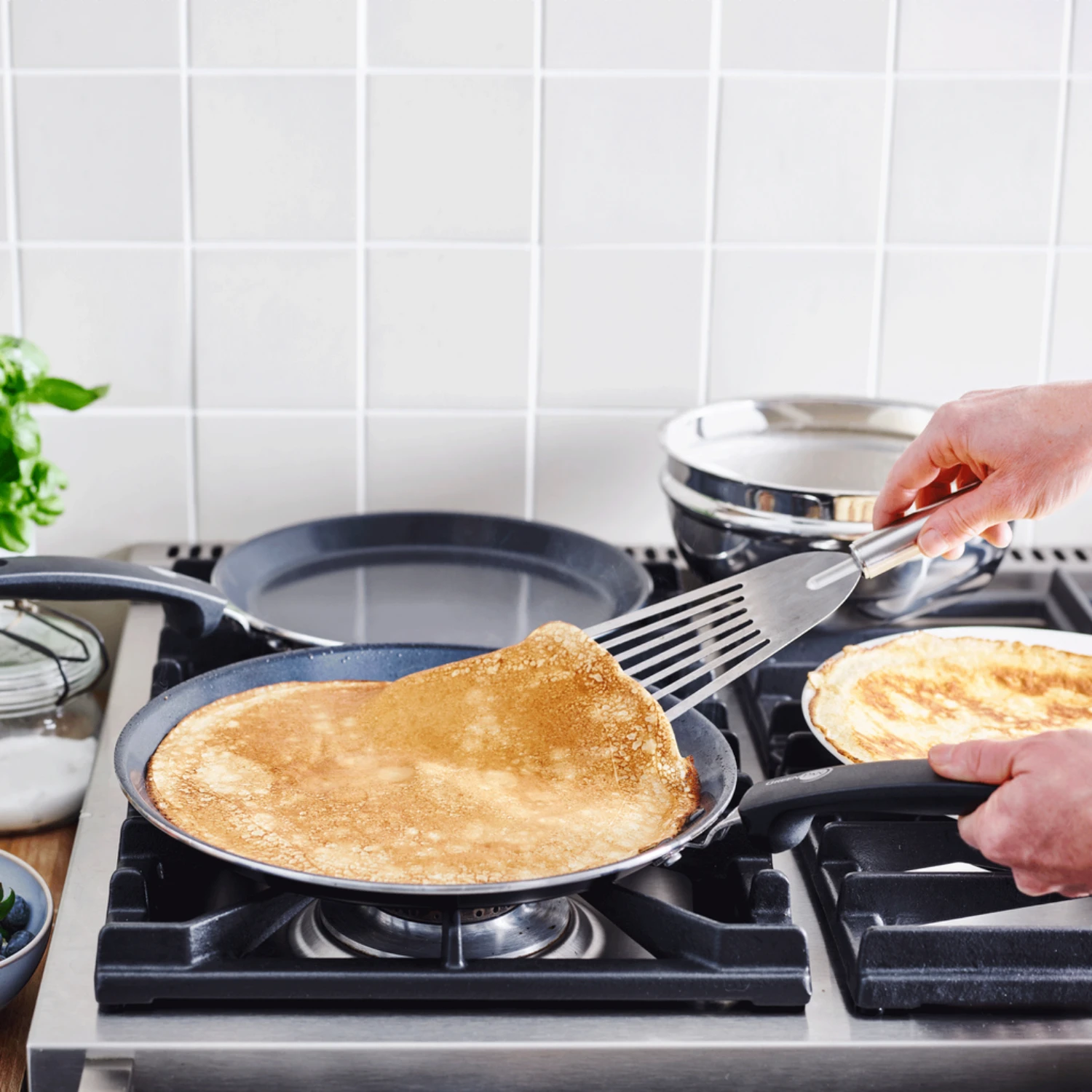 GreenPan Essentials Pannenkoekenpan Ø24 Cm 4 GreenPan Essentials Pannenkoekenpan Ø24 Cm - Afbeelding 4